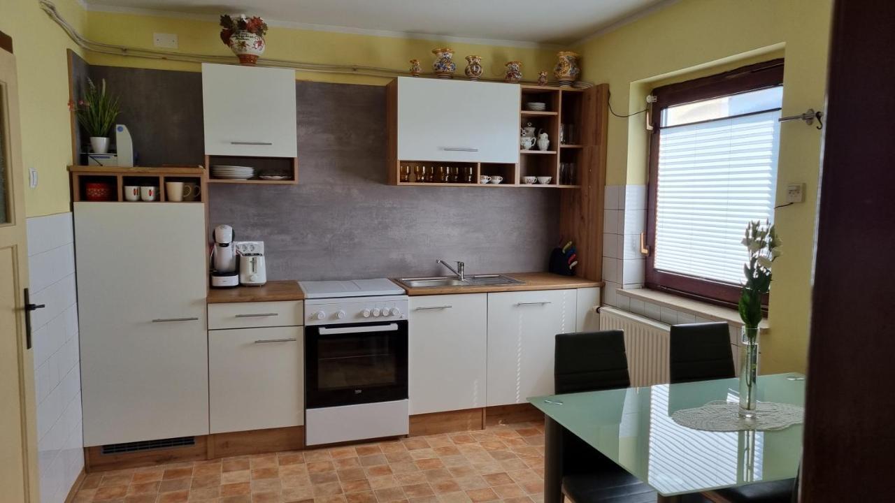 Apartma Tanja Kamnik Bagian luar foto
